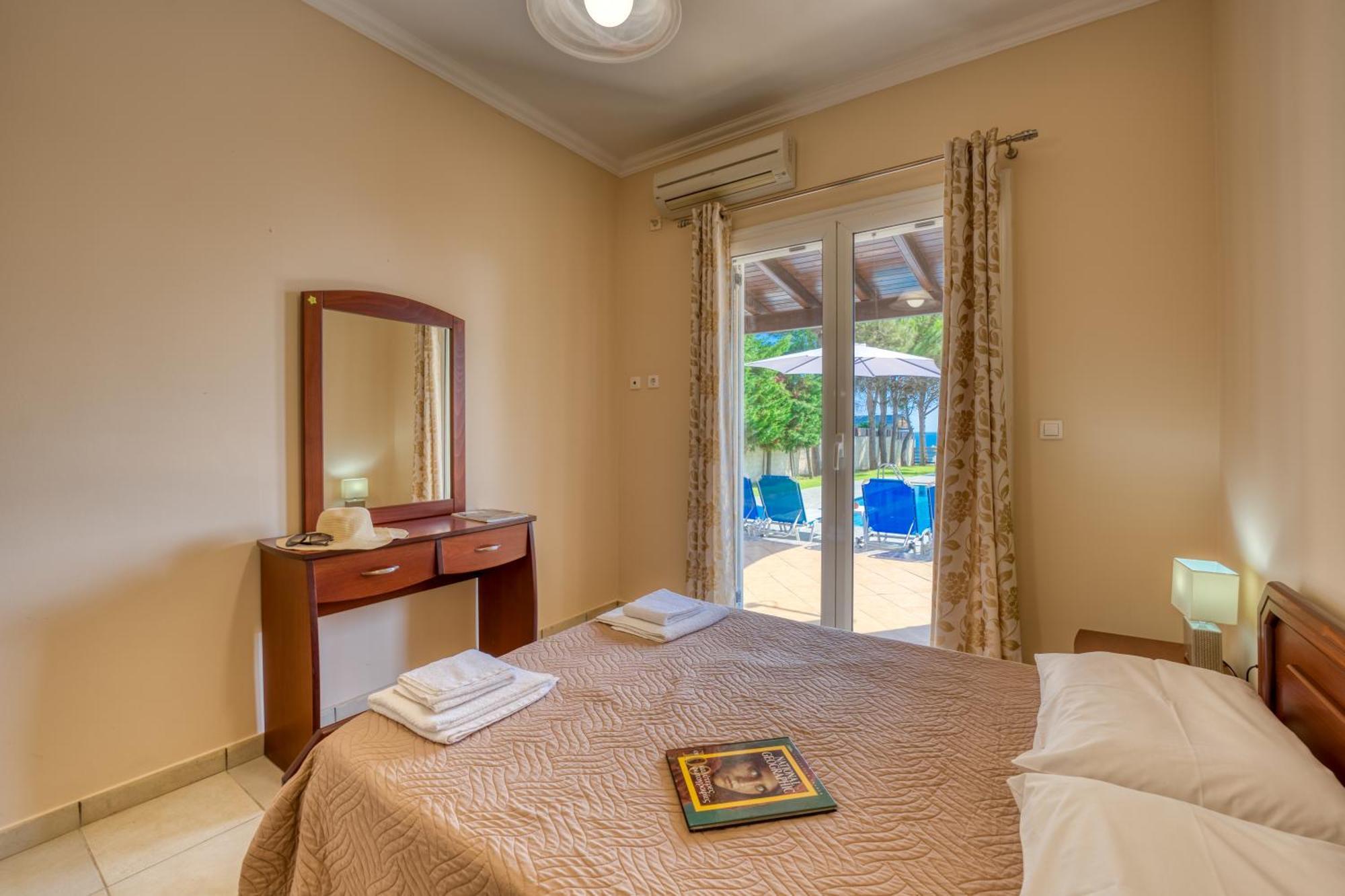 Villa Angela Ágios Matthaíos Esterno foto